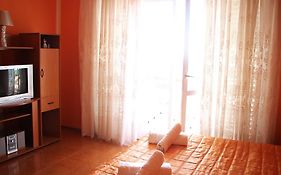 Alvanita Apartments